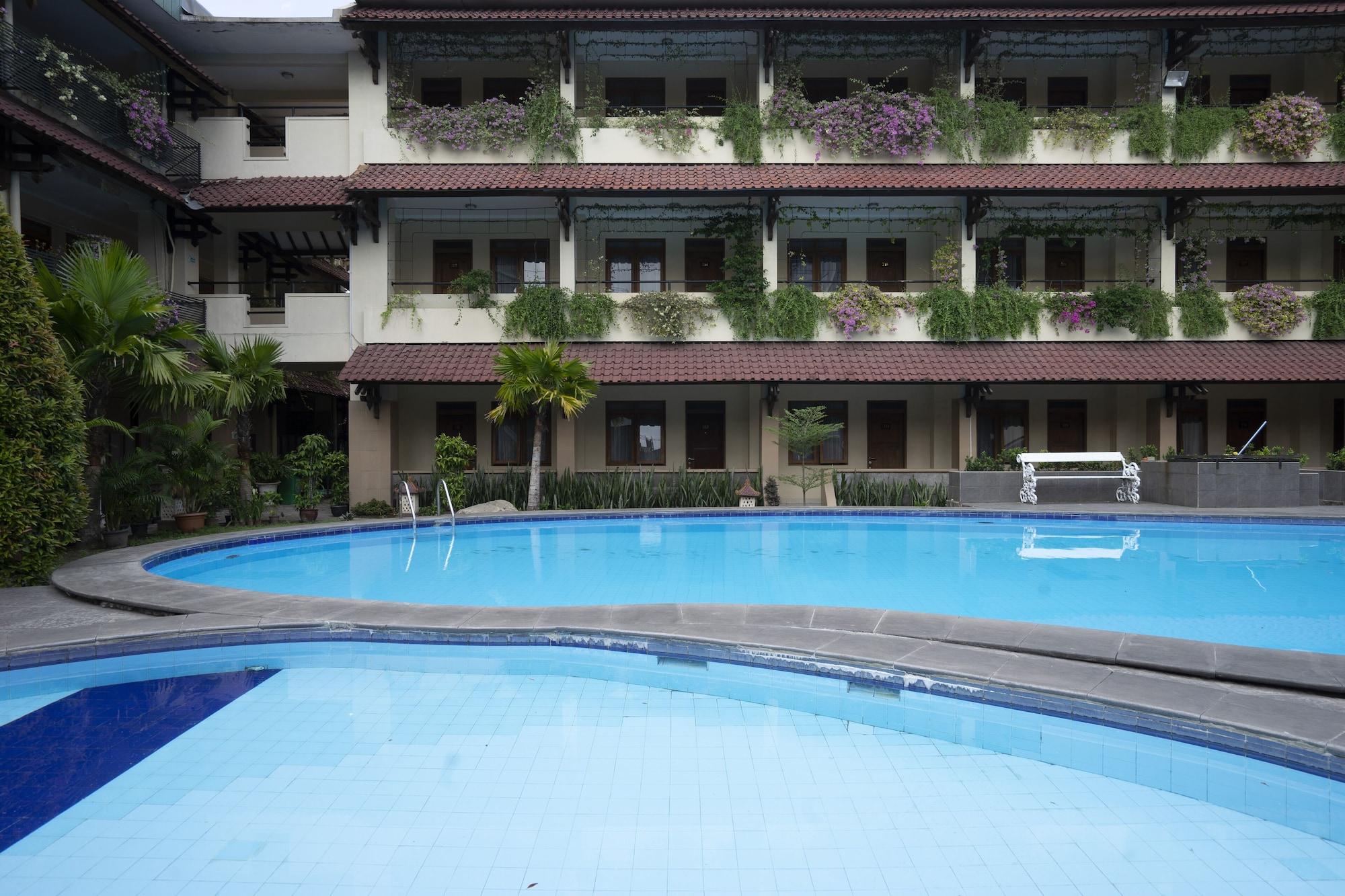 Cakra Kembang Hotel Kejayan Eksteriør billede
