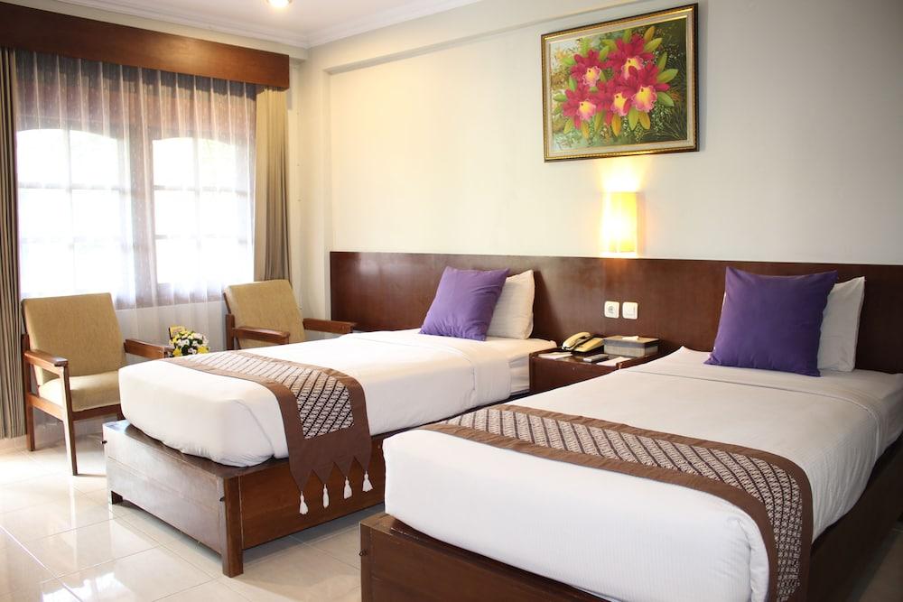 Cakra Kembang Hotel Kejayan Eksteriør billede