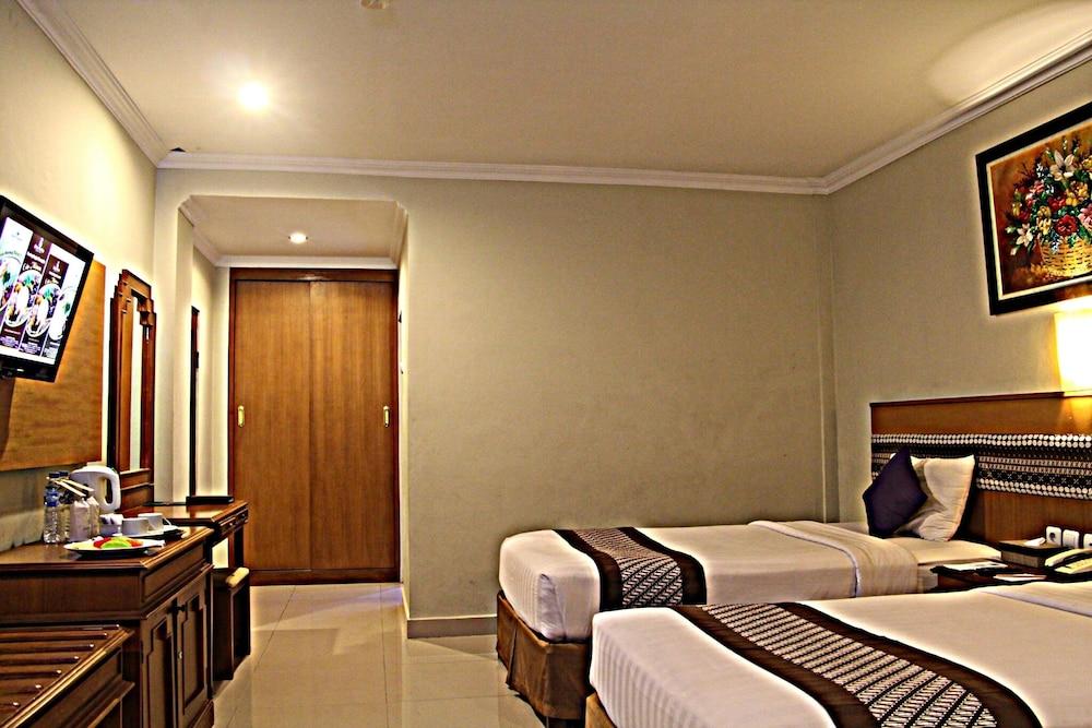 Cakra Kembang Hotel Kejayan Eksteriør billede