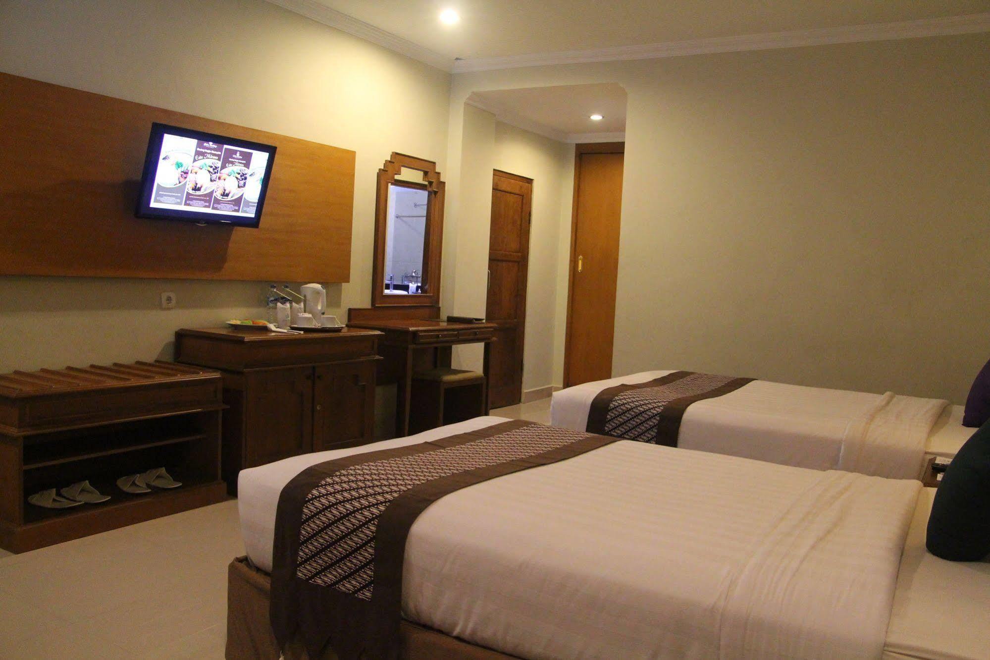 Cakra Kembang Hotel Kejayan Eksteriør billede