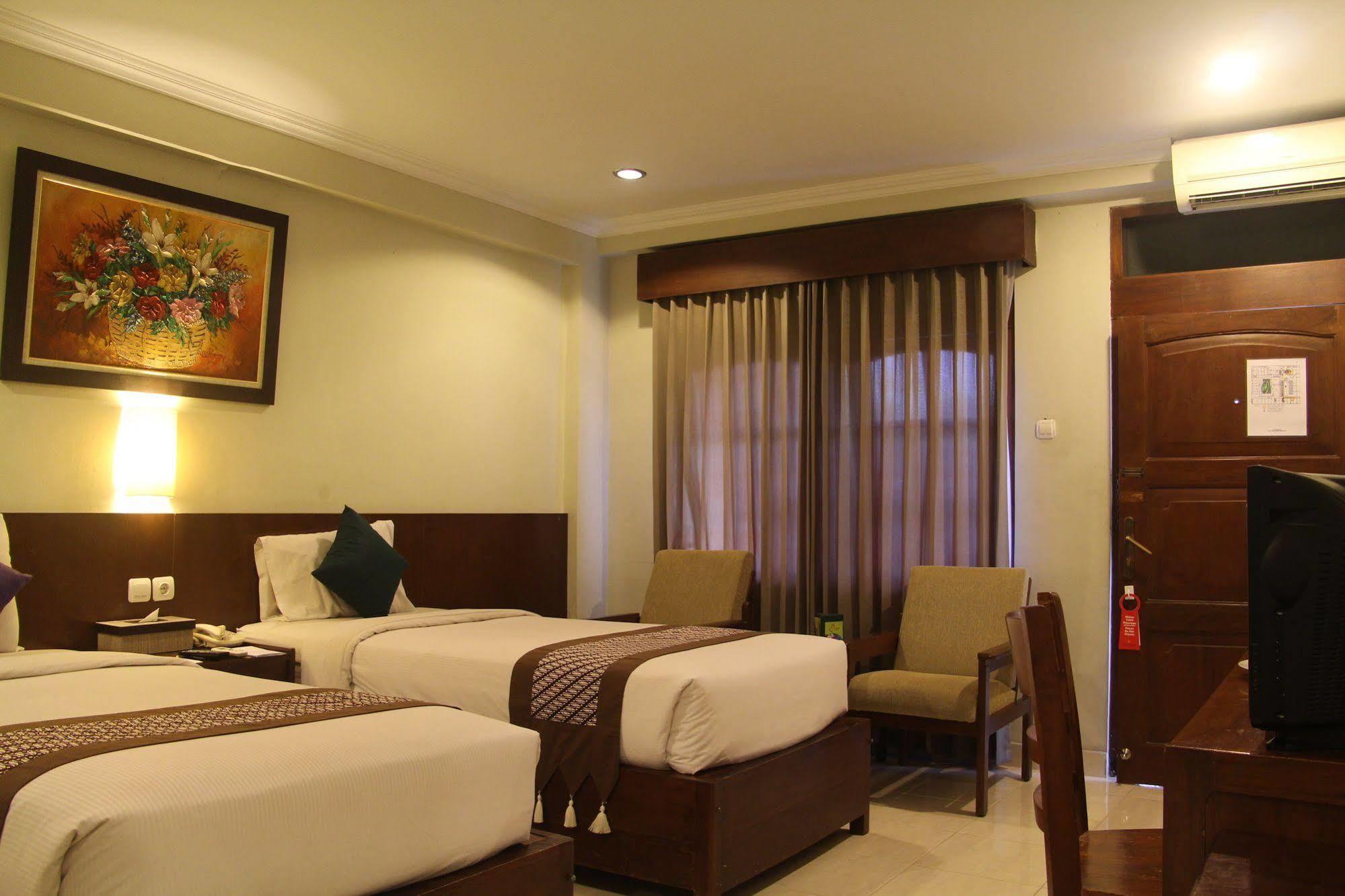 Cakra Kembang Hotel Kejayan Eksteriør billede