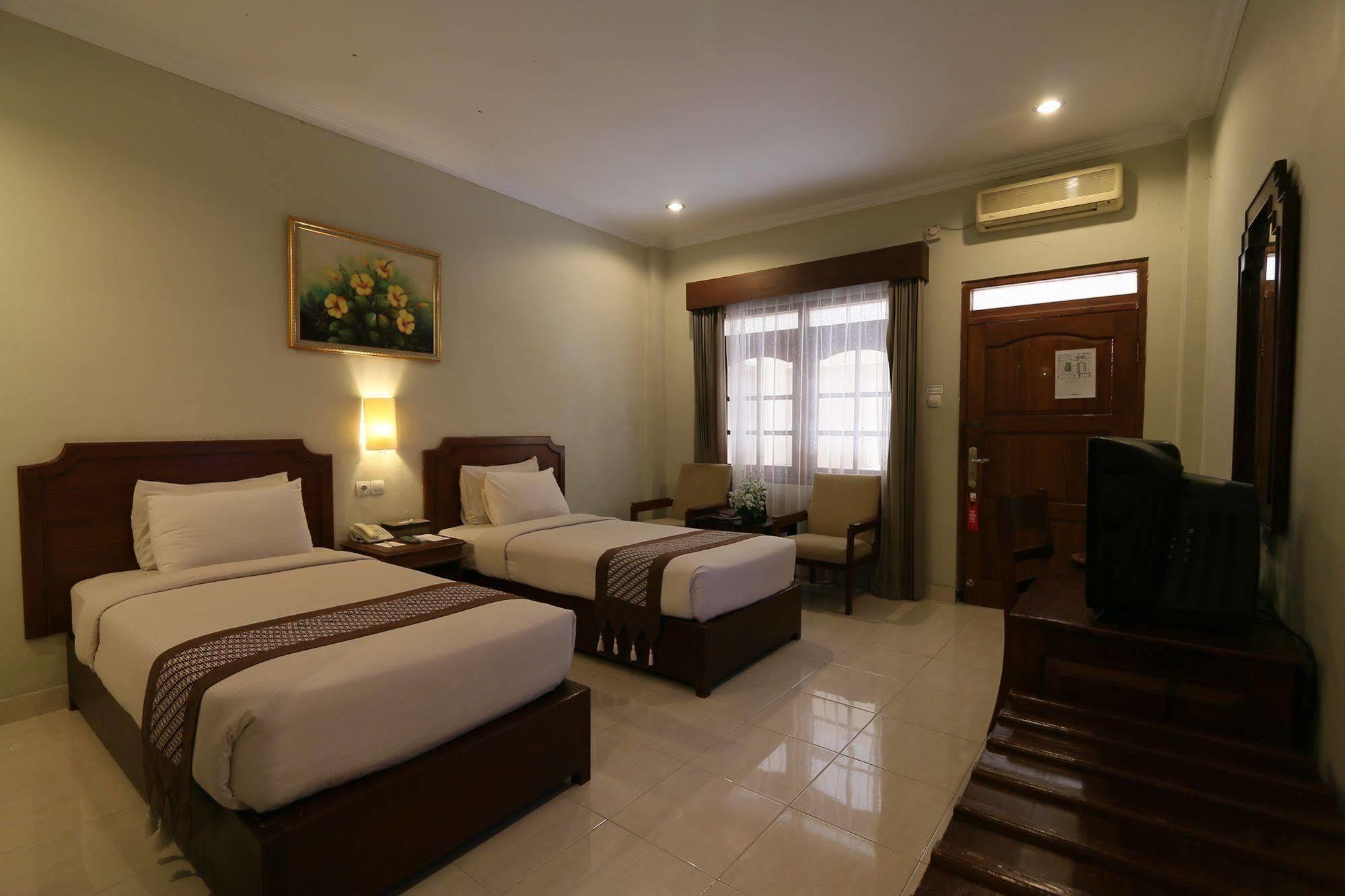 Cakra Kembang Hotel Kejayan Eksteriør billede